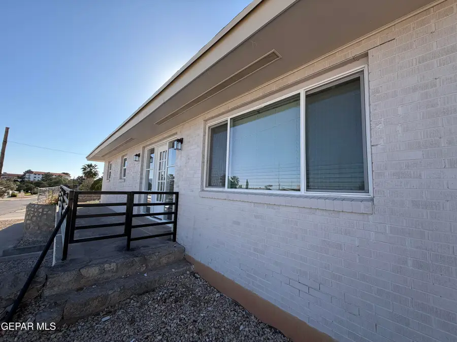 2401 Hawley Circle, El Paso, TX 79903 - #2