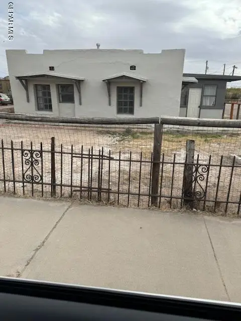 660 Mauer Road, El Paso, TX 79915