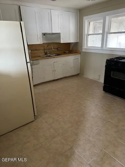 660 Mauer Road, El Paso, TX 79915 - #2