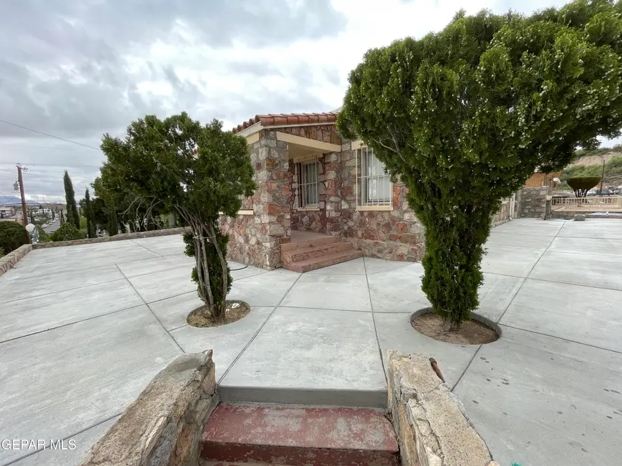 717 E Crosby Avenue, El Paso, TX 79902 - #3