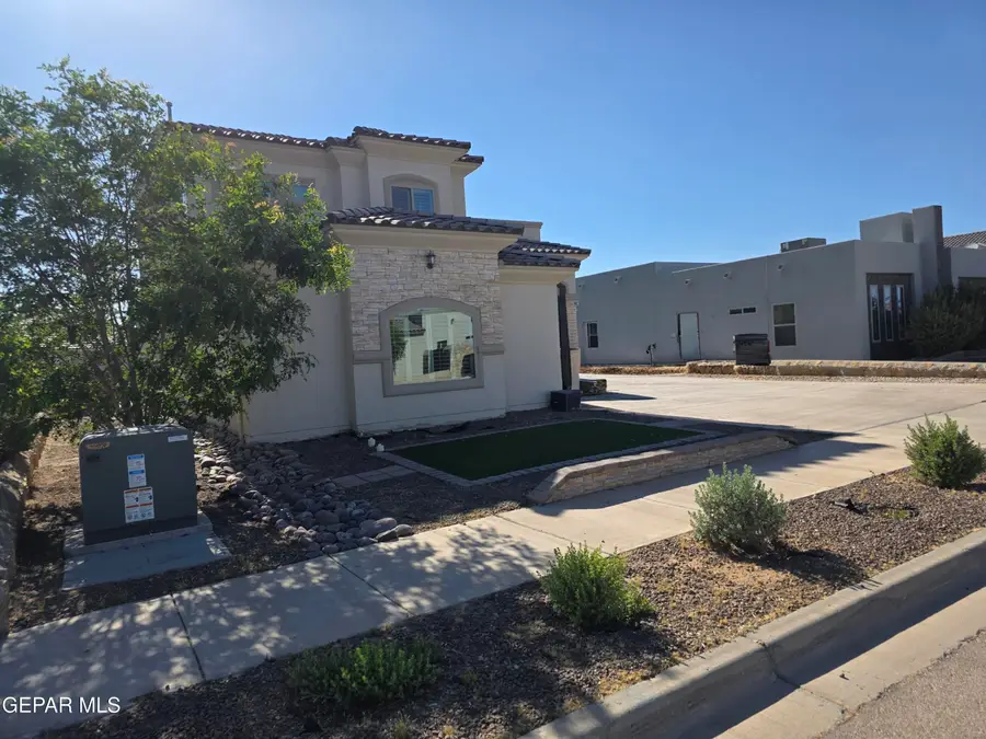 953 Boscobel Street, El Paso, TX 79928 - #2