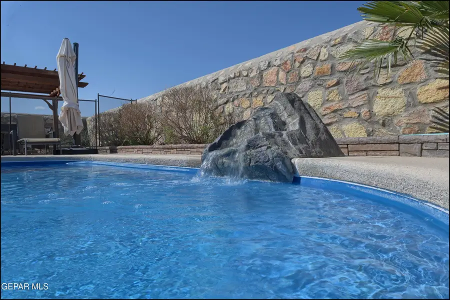 2201 Furtherpoint Drive, El Paso, TX 79911 - #2