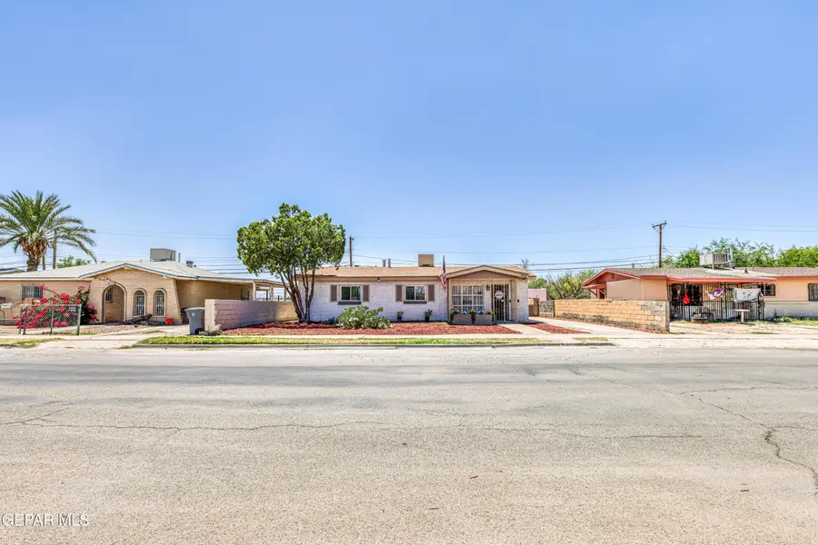 371 Medina Street, El Paso, TX 79905 - #2