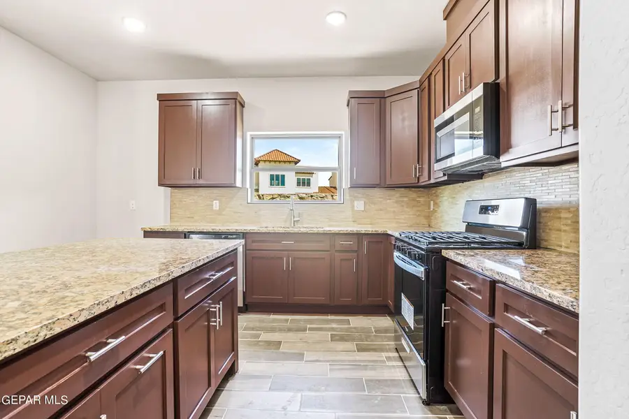 871 Country Club Road #4D, El Paso, TX 79932 - #3