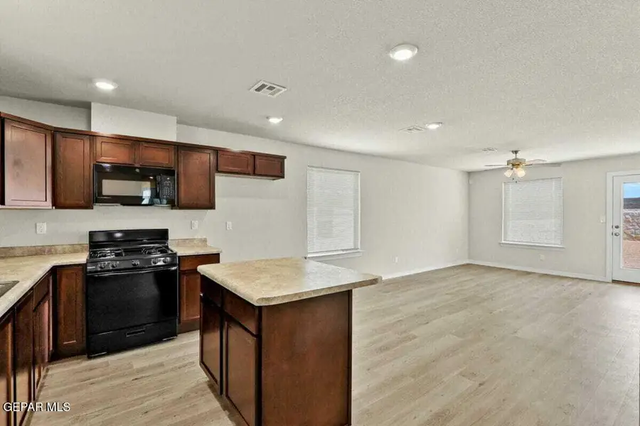 14240 Star Cactus Avenue, Horizon City, TX 79928 - #3