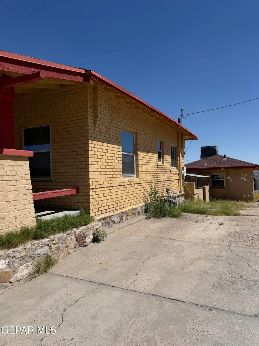 2002 Detroit Avenue, El Paso, TX 79902 - #2