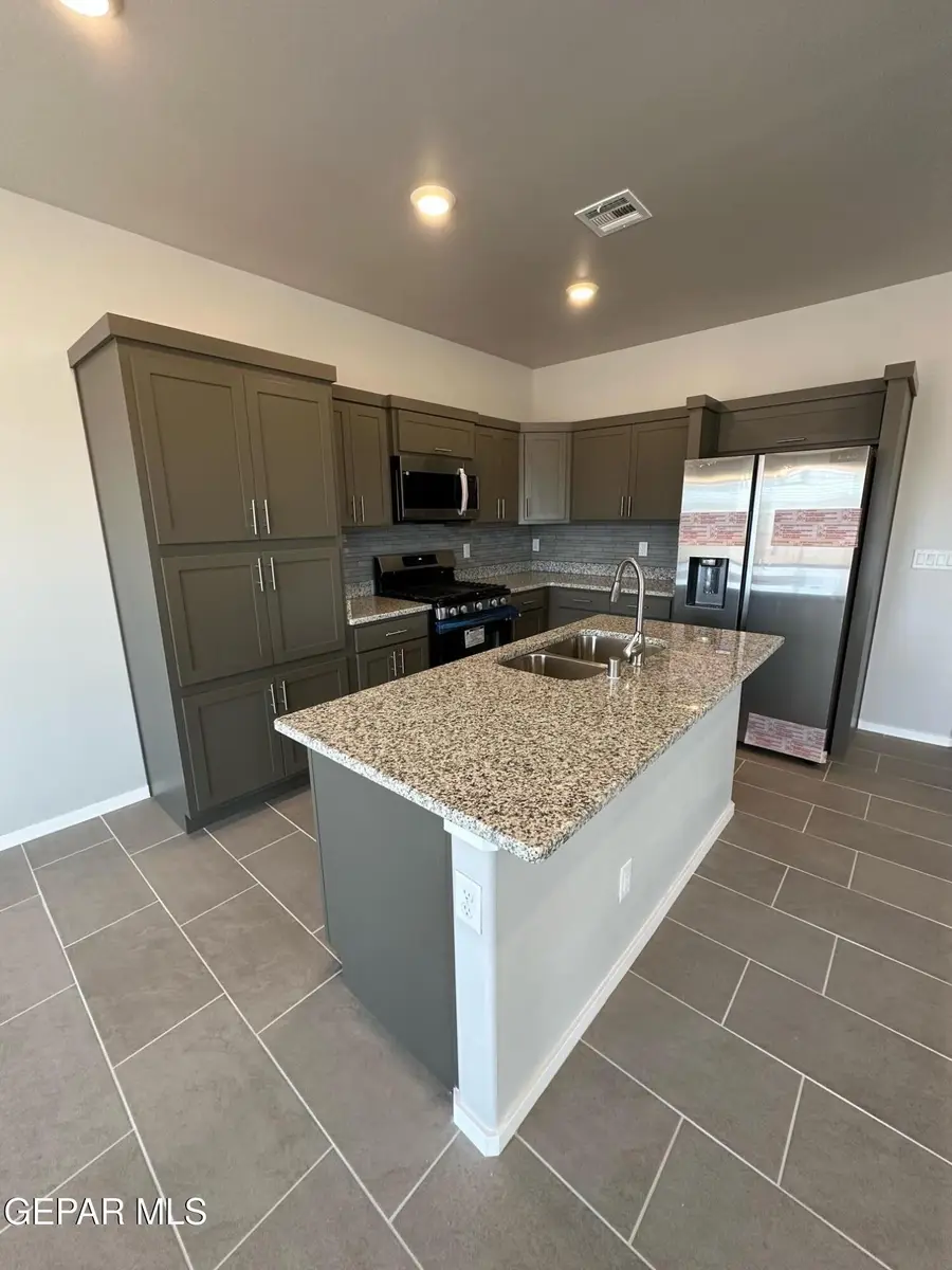 5708 Adamsville Avenue, El Paso, TX 79934 - #2