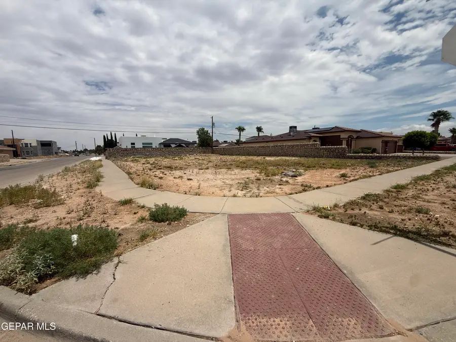 11401 Lindenwood Avenue, El Paso, TX 79936 - #2