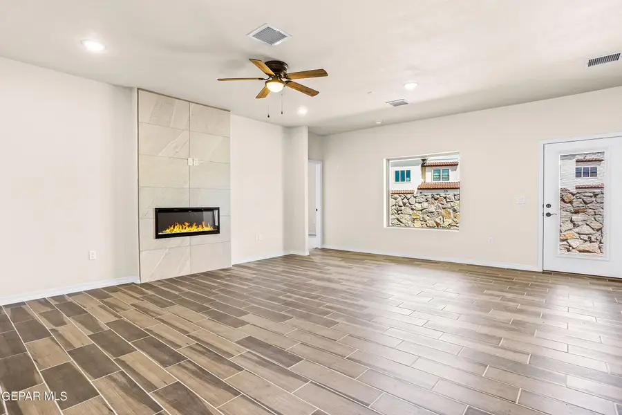 871 Country Club Road #4E, El Paso, TX 79932 - #3