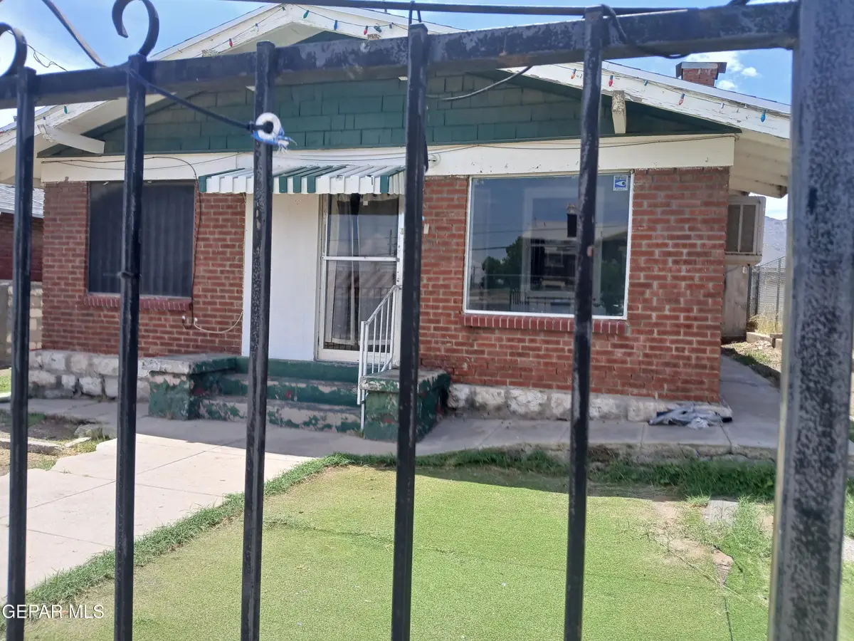 1813 N Stevens Street, El Paso, TX 79903 - #1