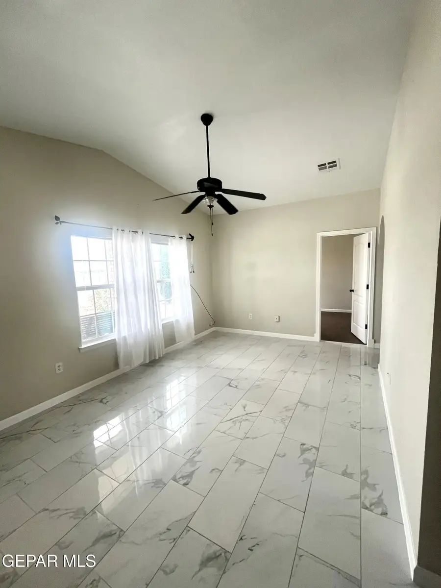925 Brezo Street, Horizon City, TX 79928 - #3