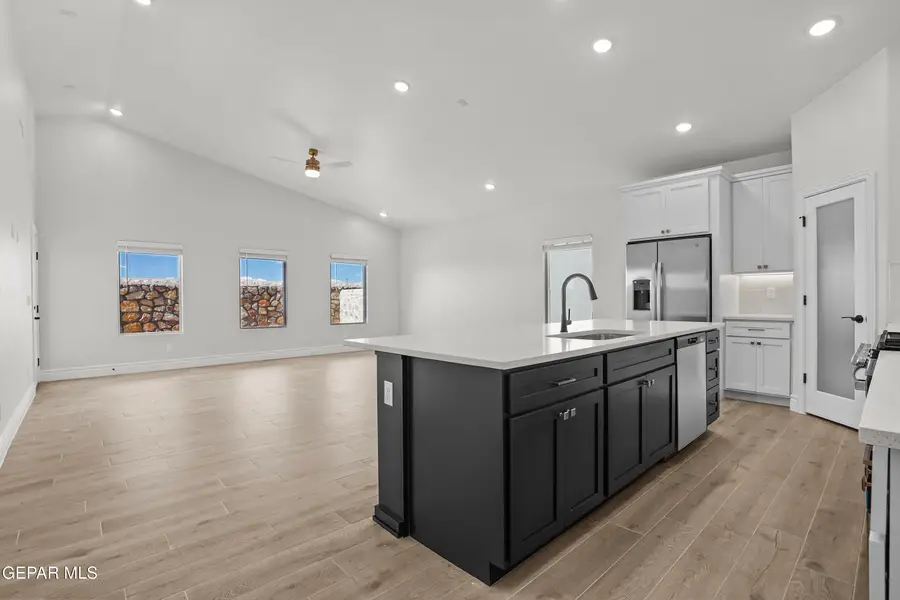 609 Paseo De La Reina Street, Horizon City, TX 79928 - #2