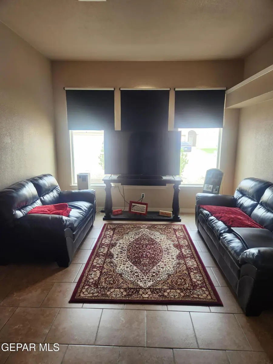 2292 Lisa Sherr Street, El Paso, TX 79938 - #3