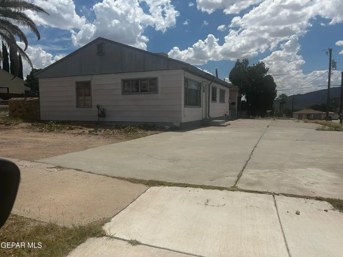 5204 N Hanawalt Drive, El Paso, TX 79903 - #1
