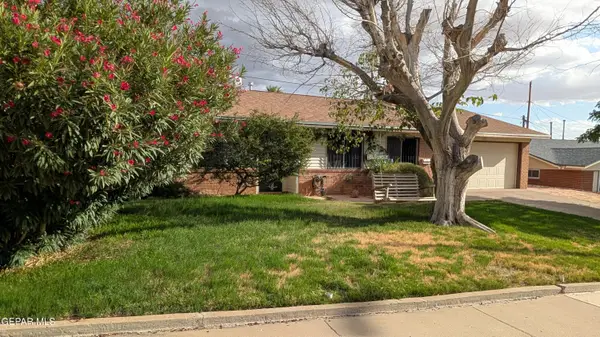 352 Crestmont Drive, El Paso, TX 79912