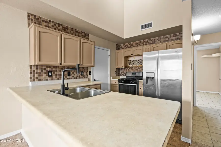 513 Cactus Crossing Drive, Horizon City, TX 79928 - #3