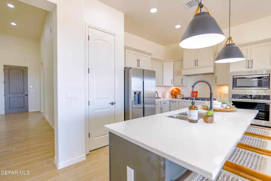 353 Playa Vista Street, Horizon City, TX 79928 - #3