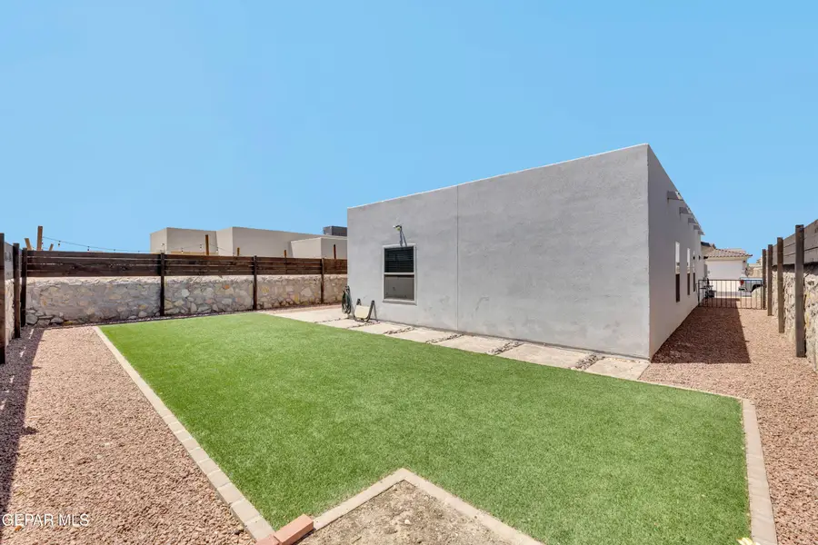 13836 Paseo Central Avenue, Horizon City, TX 79928 - #3