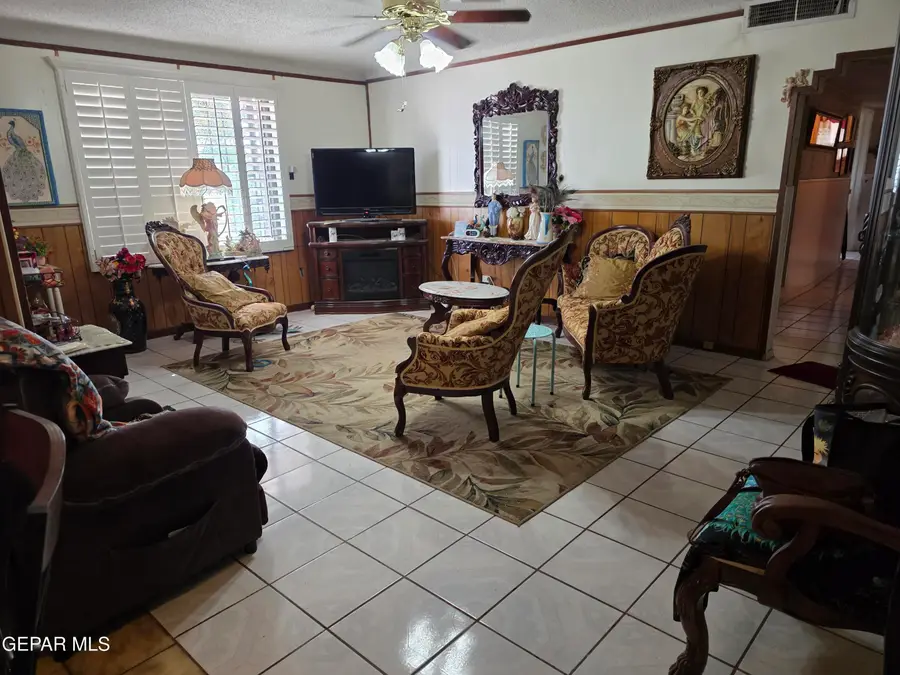 8827 Sunland Road, El Paso, TX 79907 - #2