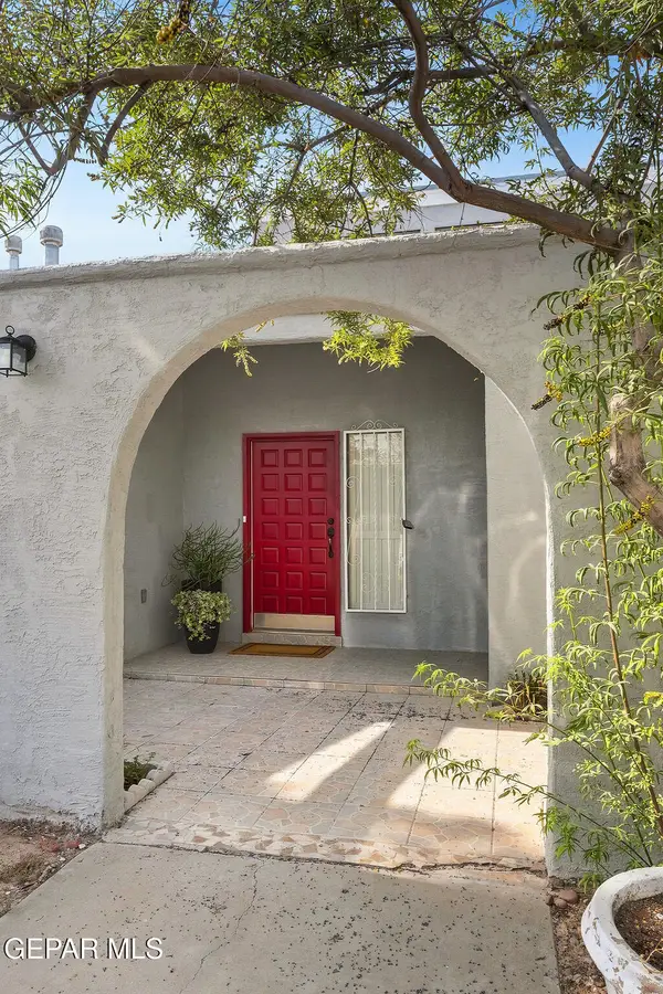 4956 Vista Grande Circle, El Paso, TX 79922