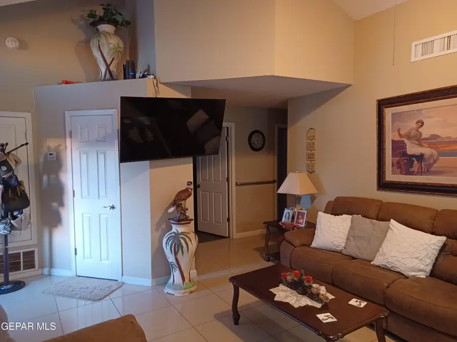 536 Thayer Pease Avenue, Horizon City, TX 79928 - #2
