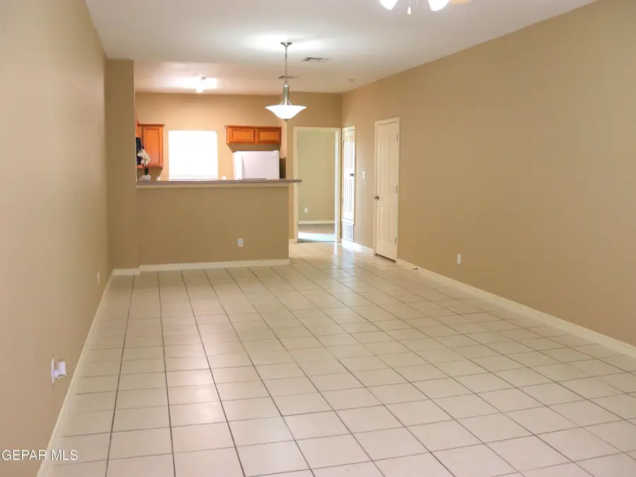 3150 N Yarbrough Drive #B2, El Paso, TX 79935 - #2