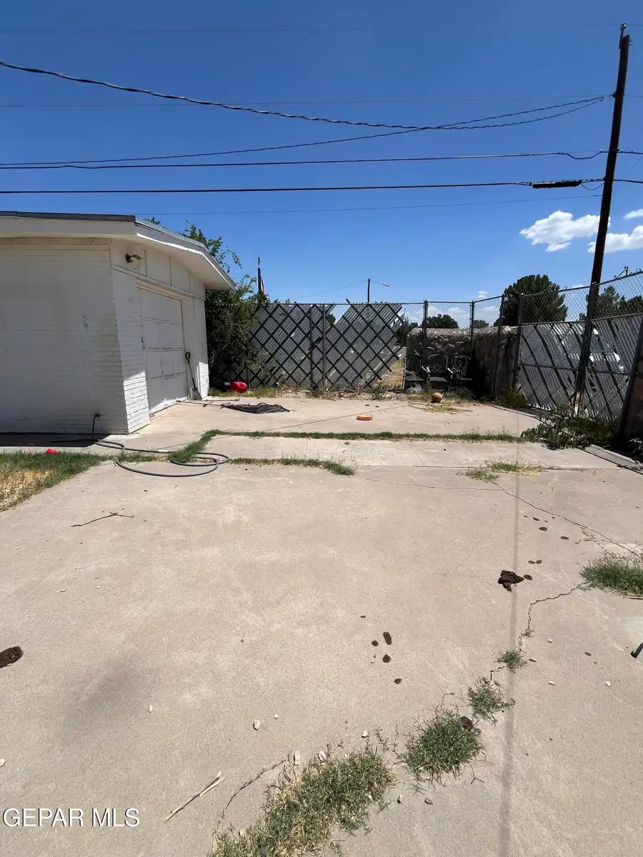 348 Bird Avenue, El Paso, TX 79922 - #3