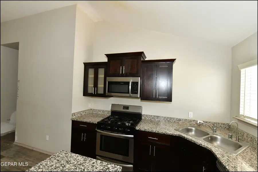 11636 Flor Achillea, Socorro, TX 79927 - #2
