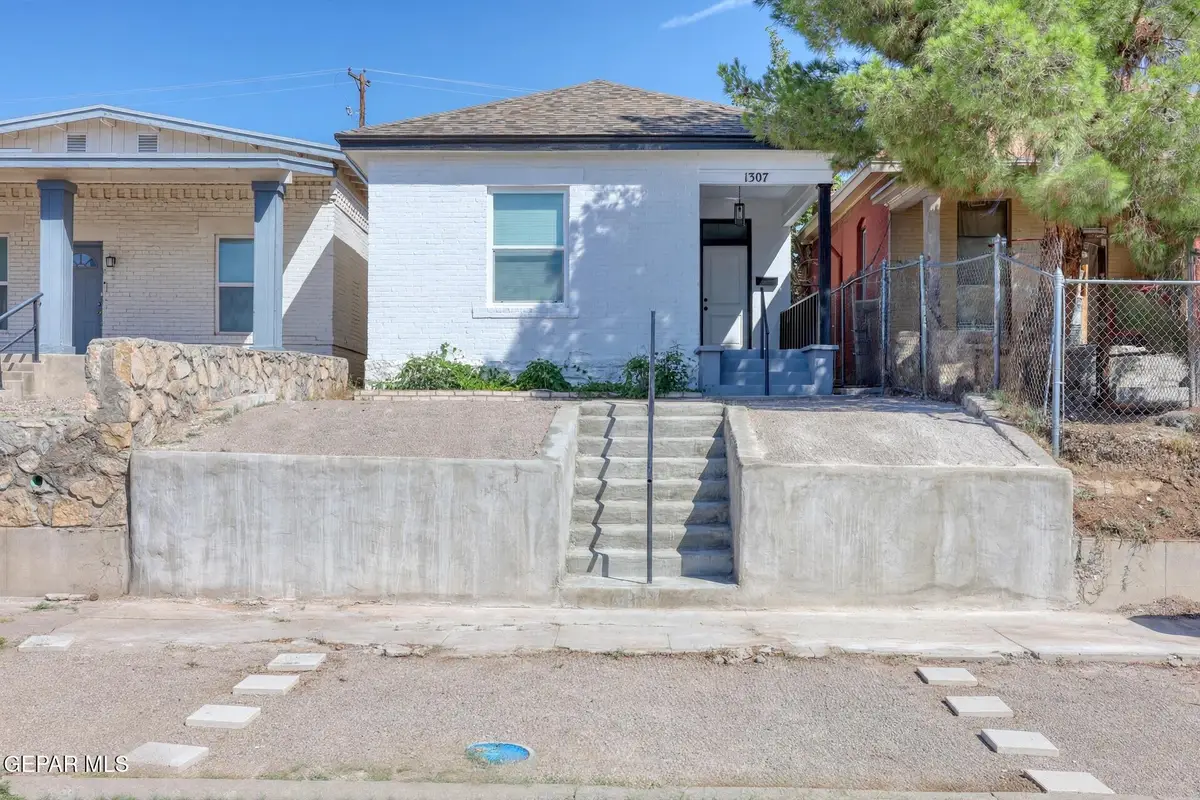 1307 E California Avenue, El Paso, TX 79902 - #1