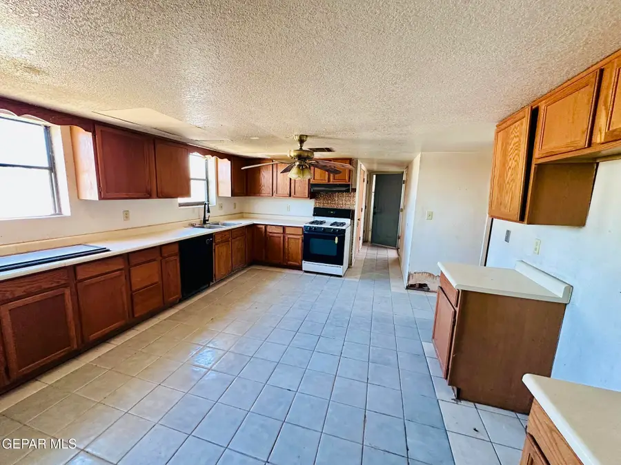 8206 Loma Vista Place, El Paso, TX 79907 - #2