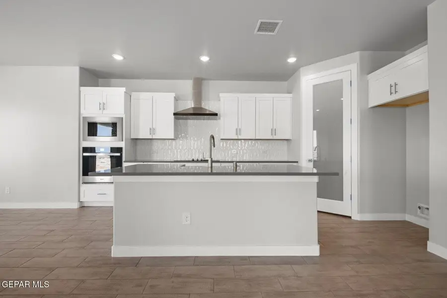 7341 Ultramarine Road, Las Cruces, NM 88012 - #2