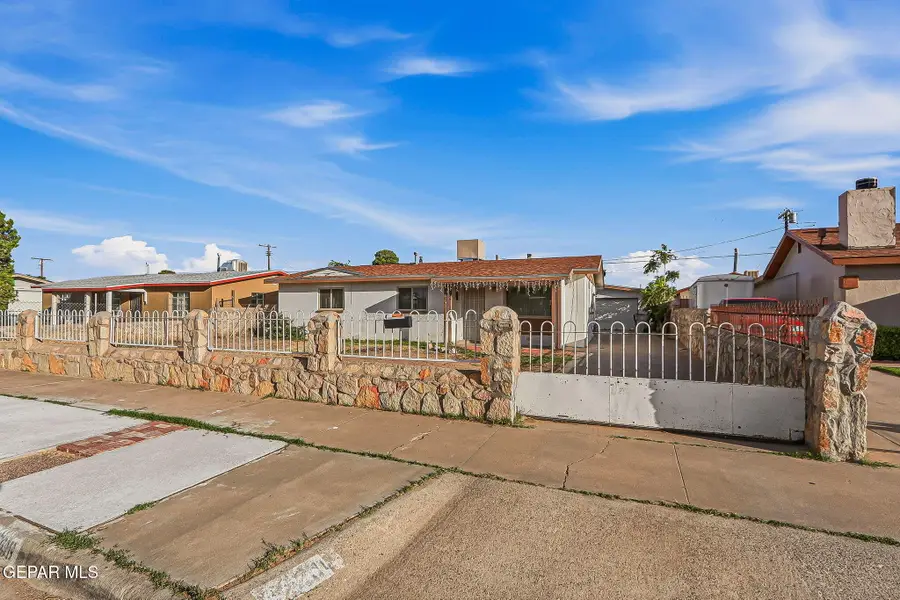 4736 Chisos Lane, El Paso, TX 79904 - #3