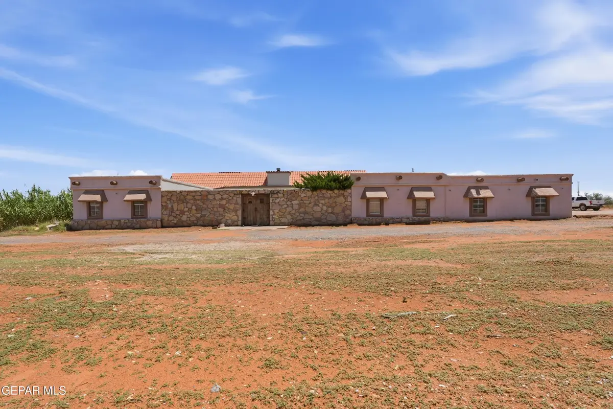 5566 Desert Willow Drive, El Paso, TX 79938 - #1