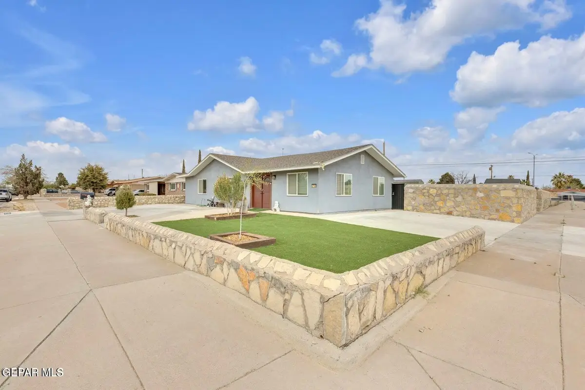 2700 Berwick Road, El Paso, TX 79925 - #1