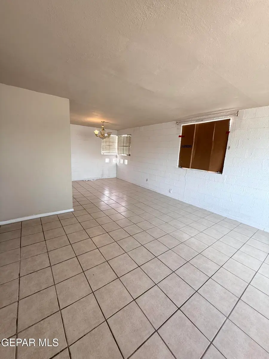 6233 Cherbourg Avenue, El Paso, TX 79925 - #3