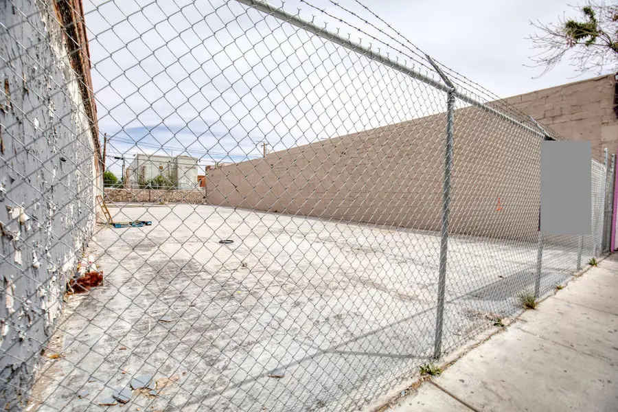 412 S Stanton Street, El Paso, TX 79901 - #2