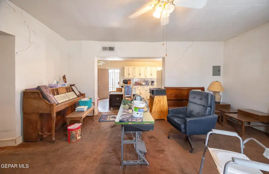 811 Houston Street, El Paso, TX 79903 - #3