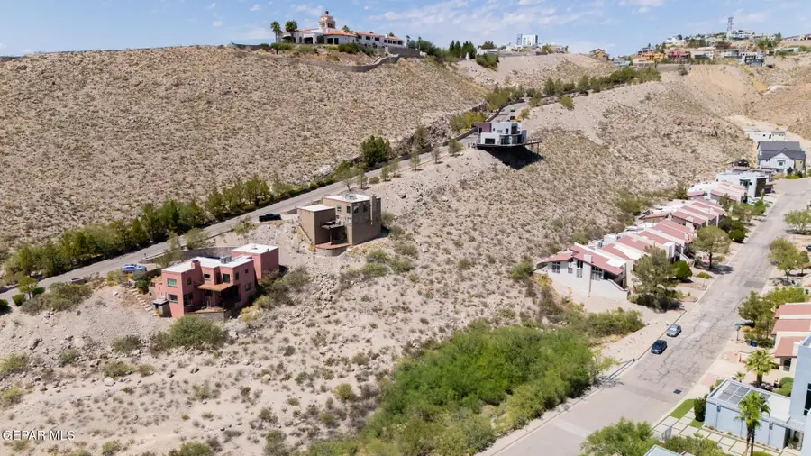 8 Sierra Crest Drive, El Paso, TX 79902 - #3