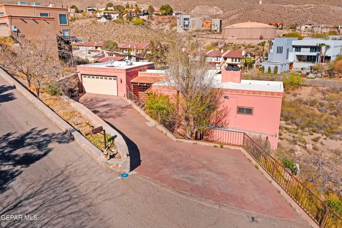 4 Sierra Crest Drive, El Paso, TX 79902 - #1