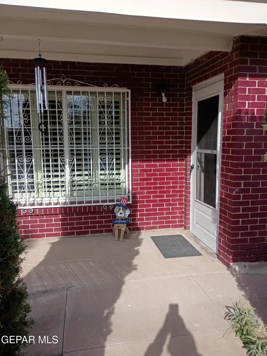 401 Feliz Place, El Paso, TX 79905 - #2