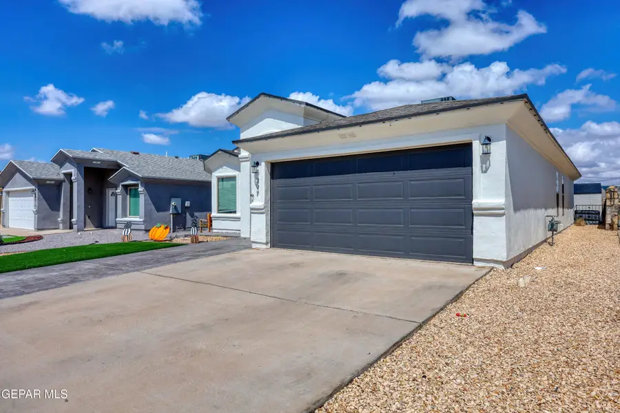 397 Fray Olguin Court, Socorro, TX 79927 - #2
