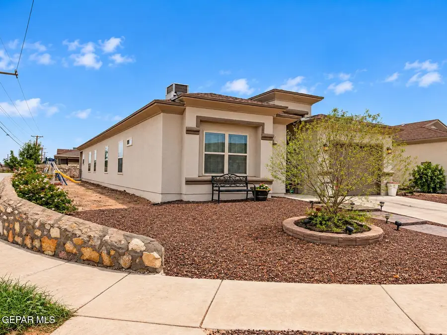 11596 Flor Cipres, Socorro, TX 79927 - #2