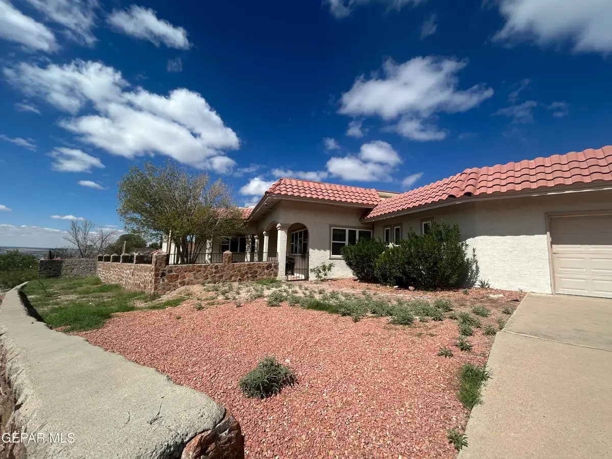 5716 Kingsfield Avenue, El Paso, TX 79912 - #1