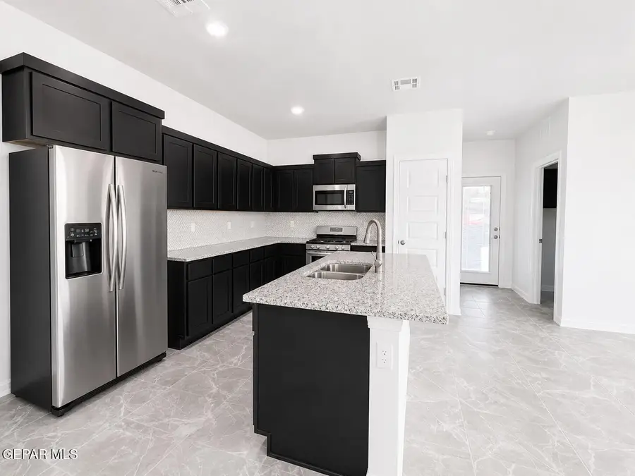 729 Paseo Del Agua Street, Horizon City, TX 79928 - #2