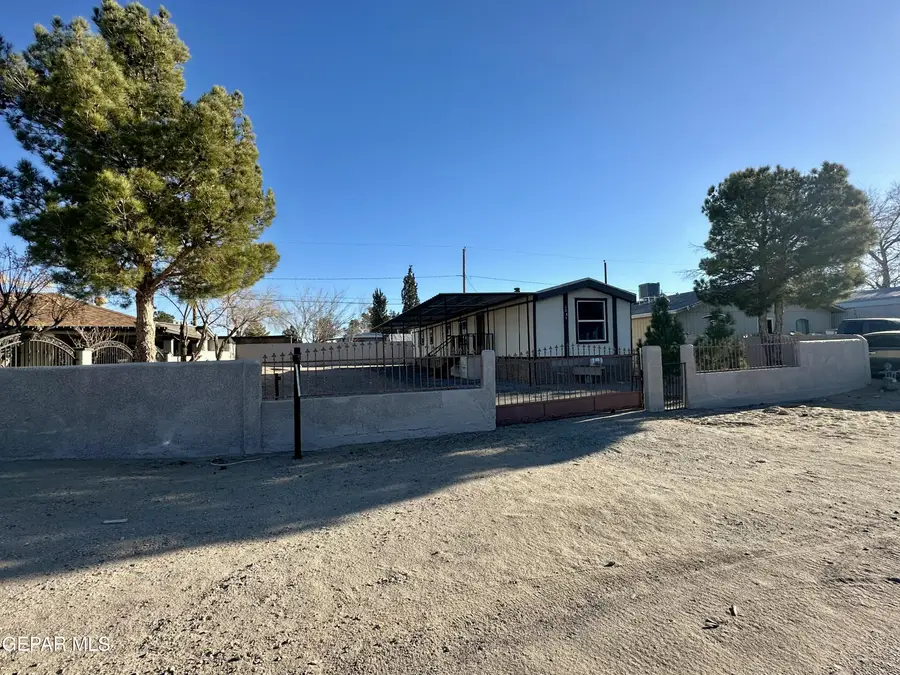1231 G Avenue, Fabens, TX 79838 - #3