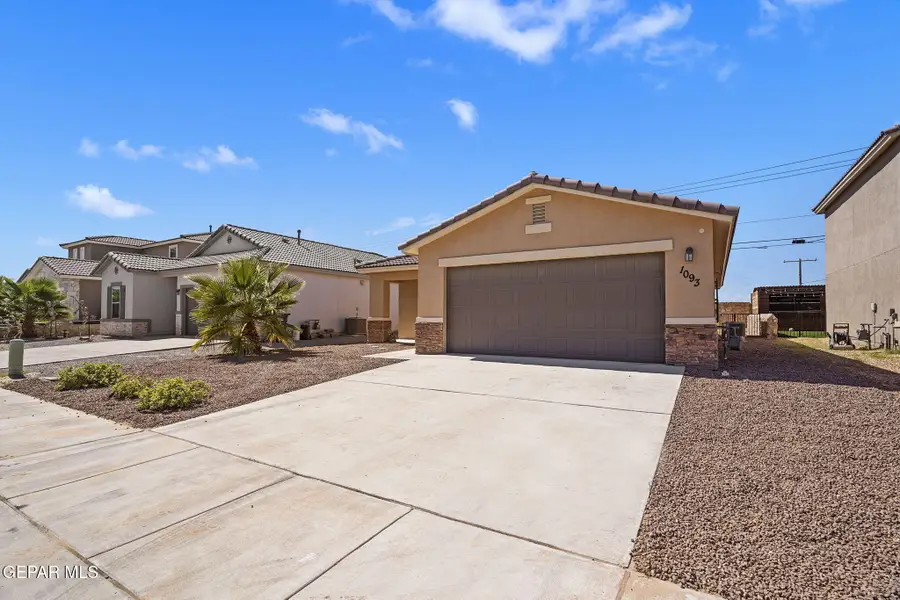 1093 Shields Street, Horizon City, TX 79928 - #3