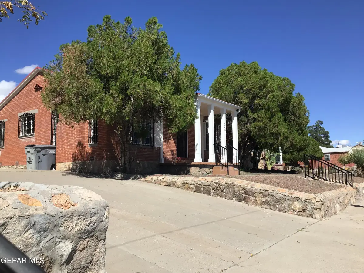 2431 Grant Avenue, El Paso, TX 79930 - #1