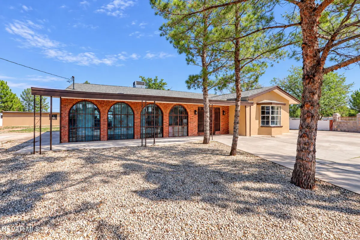 10861 Shanda Circle, Socorro, TX 79927 - #1