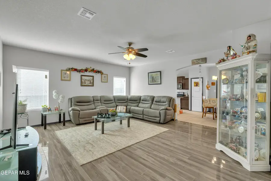 519 Emerald Dunes Place, Horizon City, TX 79928 - #2