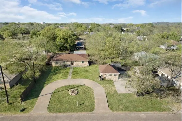 801 1/2 E Avenue C, Lampasas, TX 76550